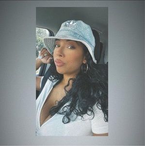 Meet your Posher, Bella